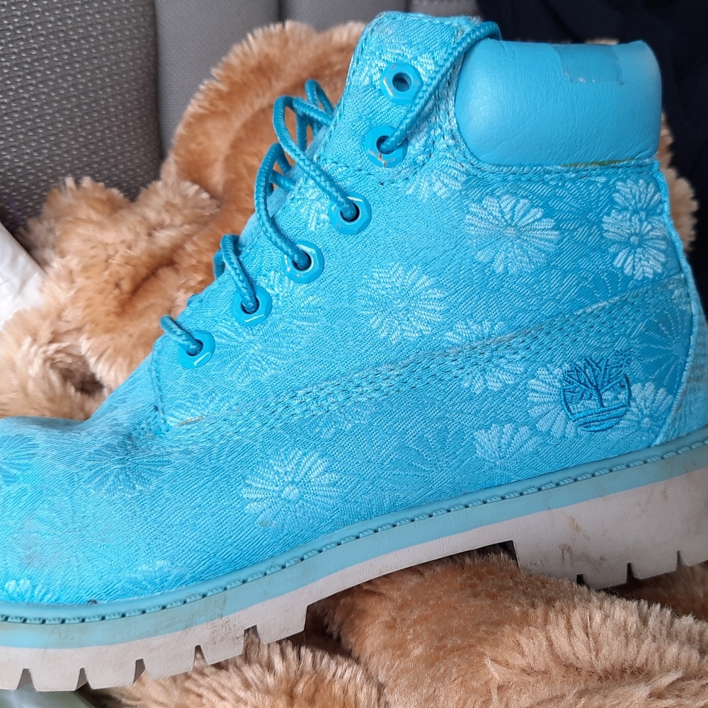Girls waterproof Timberland, size 2.5